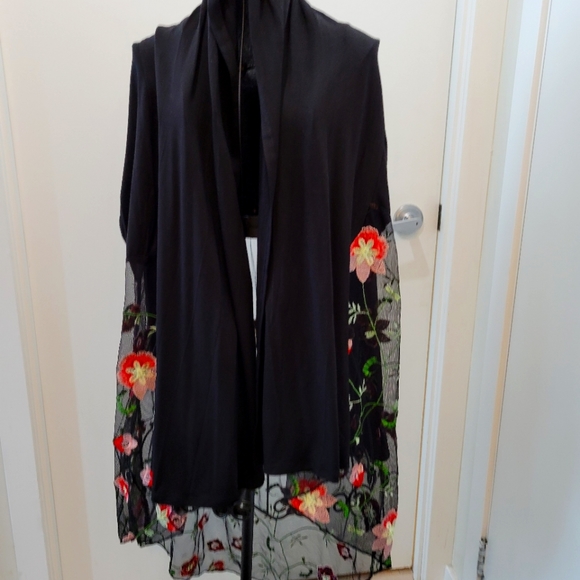 Beautiful cover - Picture 1 of 3